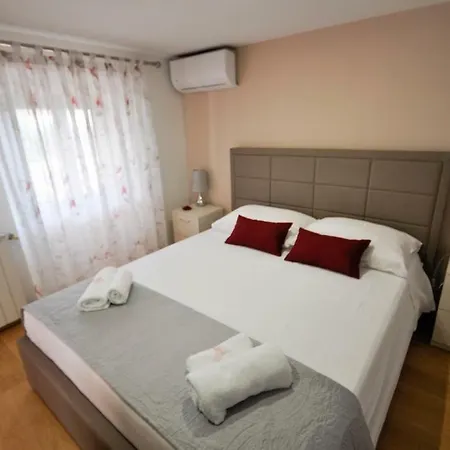 公寓 Ivana Novigrad Istria